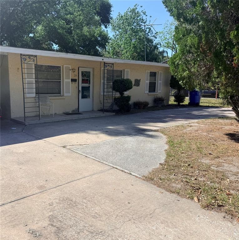 724 18TH STREET E BRADENTON, FL 34208