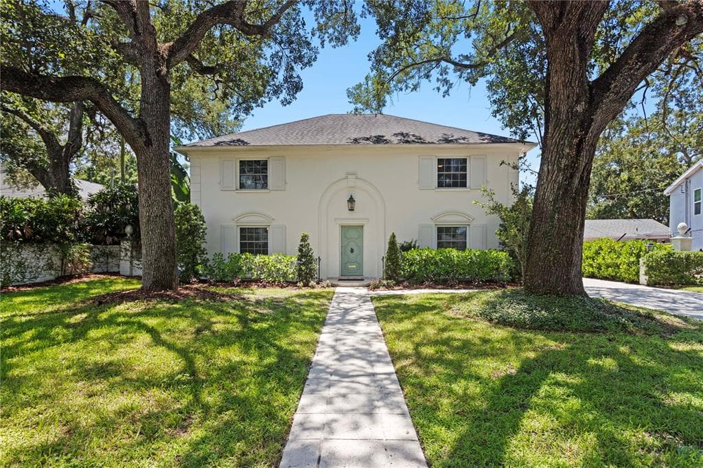 4704 W BROOKWOOD DRIVE TAMPA, FL 33629