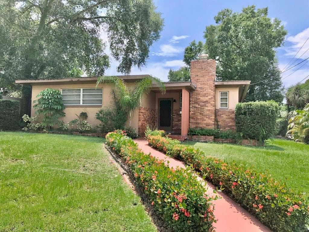 1310 W WOODLAWN AVENUE TAMPA, FL 33603