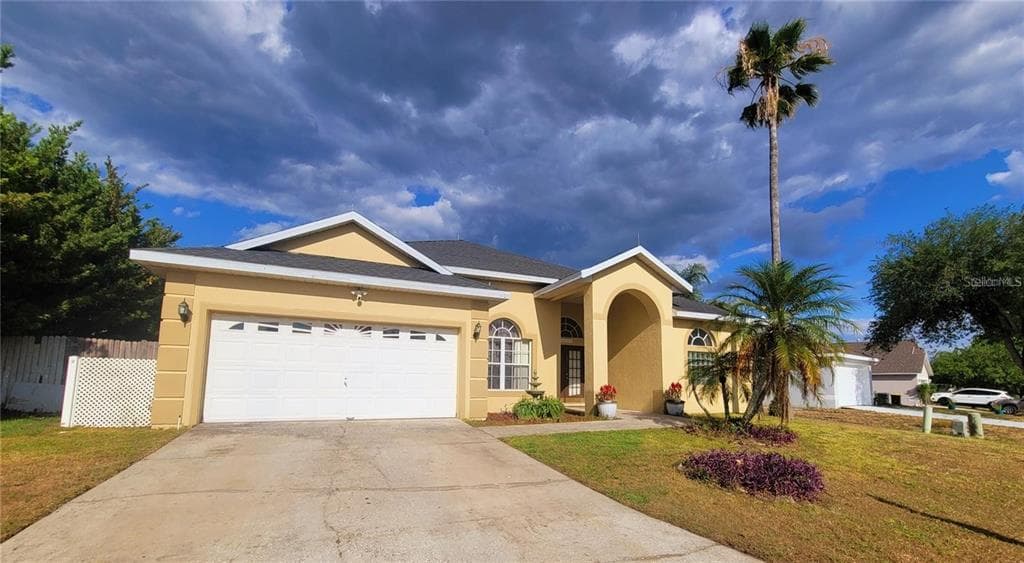 10 NEVADA LOOP ROAD DAVENPORT, FL 33897
