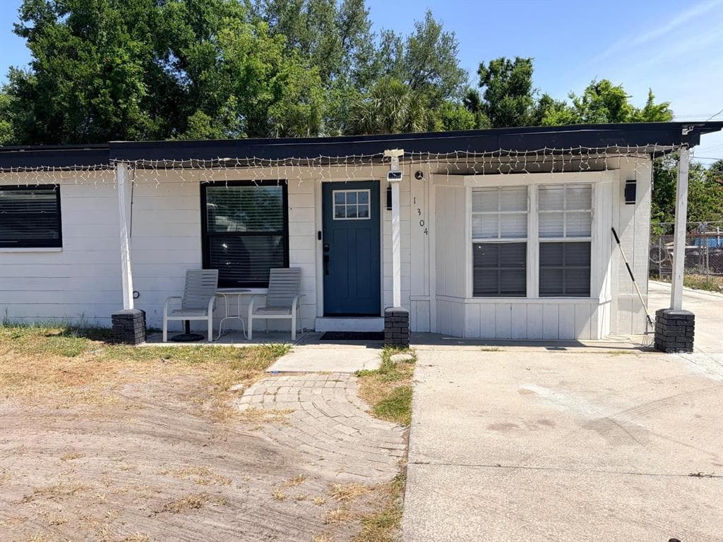 1304 WINDSOR WAY TAMPA, FL 33619