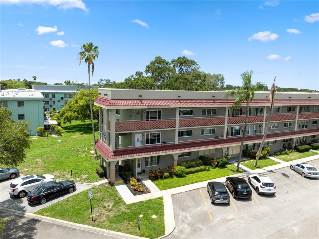 2072 AUSTRALIA WAY W UNIT 42 CLEARWATER, FL 33763