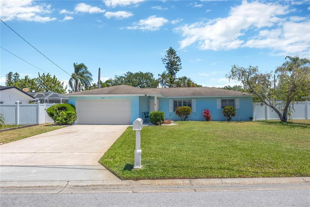 2155 EDYTHE DR DUNEDIN, FL 34698