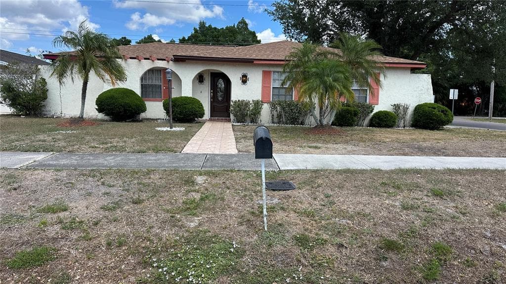 8603 BARKWOOD PLACE TAMPA, FL 33615