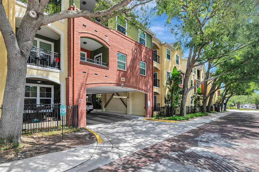 1810 E PALM AVENUE UNIT 5315 TAMPA, FL 33605