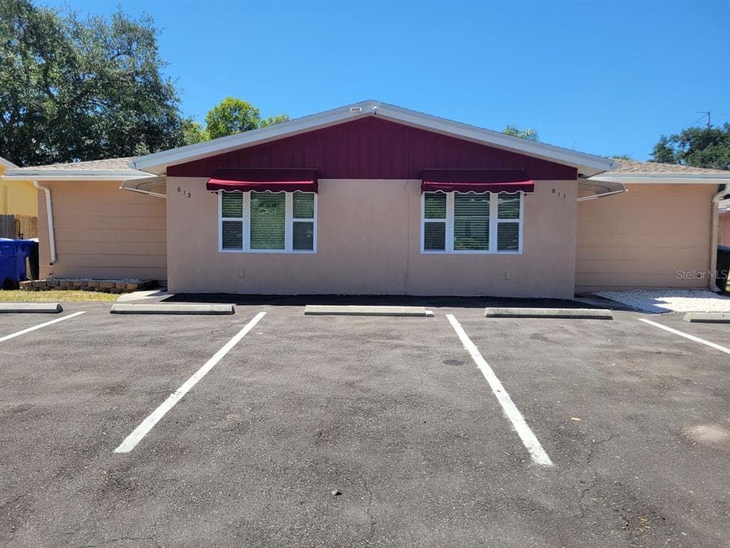 611 LYNDHURST STREET DUNEDIN, FL 34698