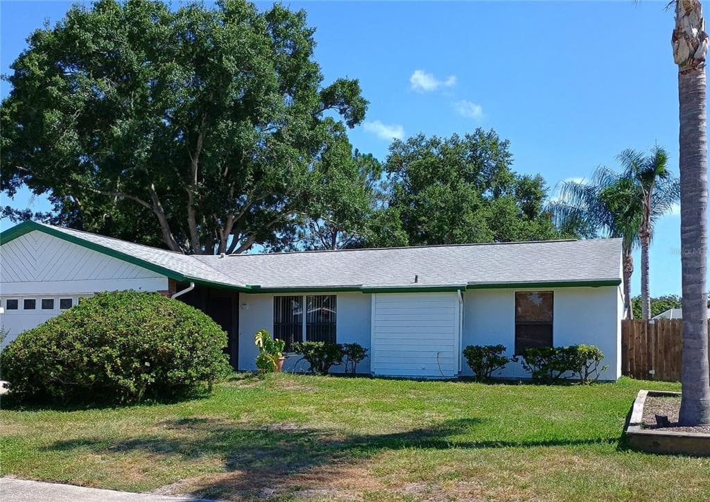 602 BAY LAKE TRAIL OLDSMAR, FL 34677