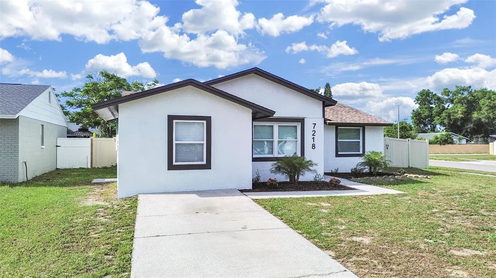 7218 LUNITA COURT