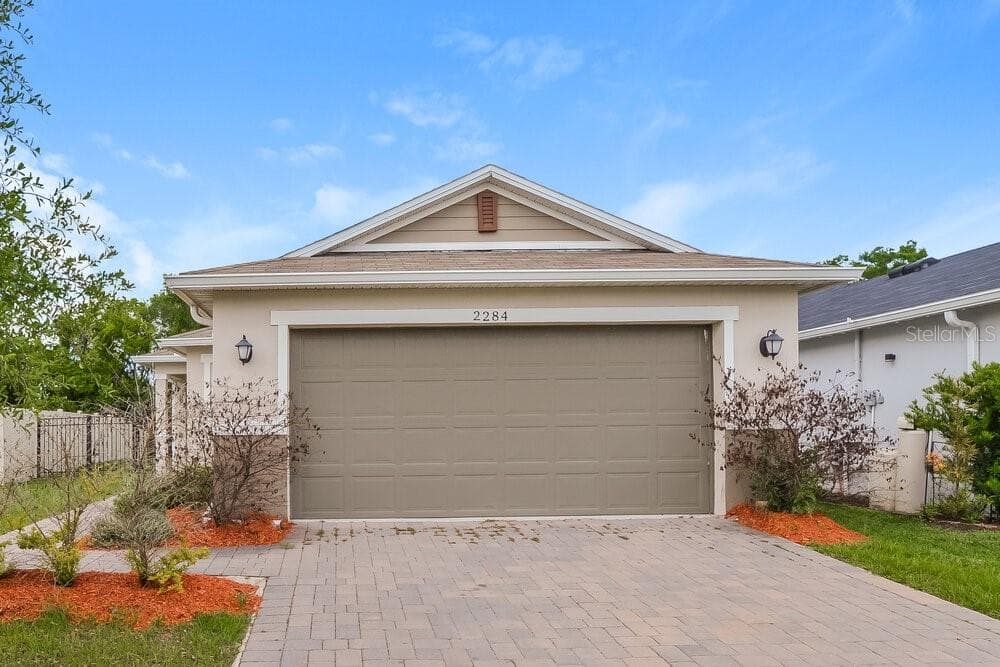 2284 TWIN FLOWER LANE SANFORD, FL 32771
