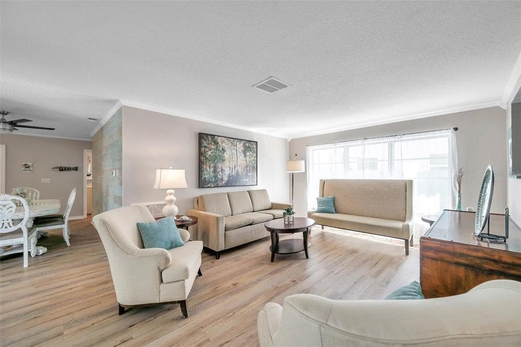 717 CAROLINA AVENUE TARPON SPRINGS, FL 34689