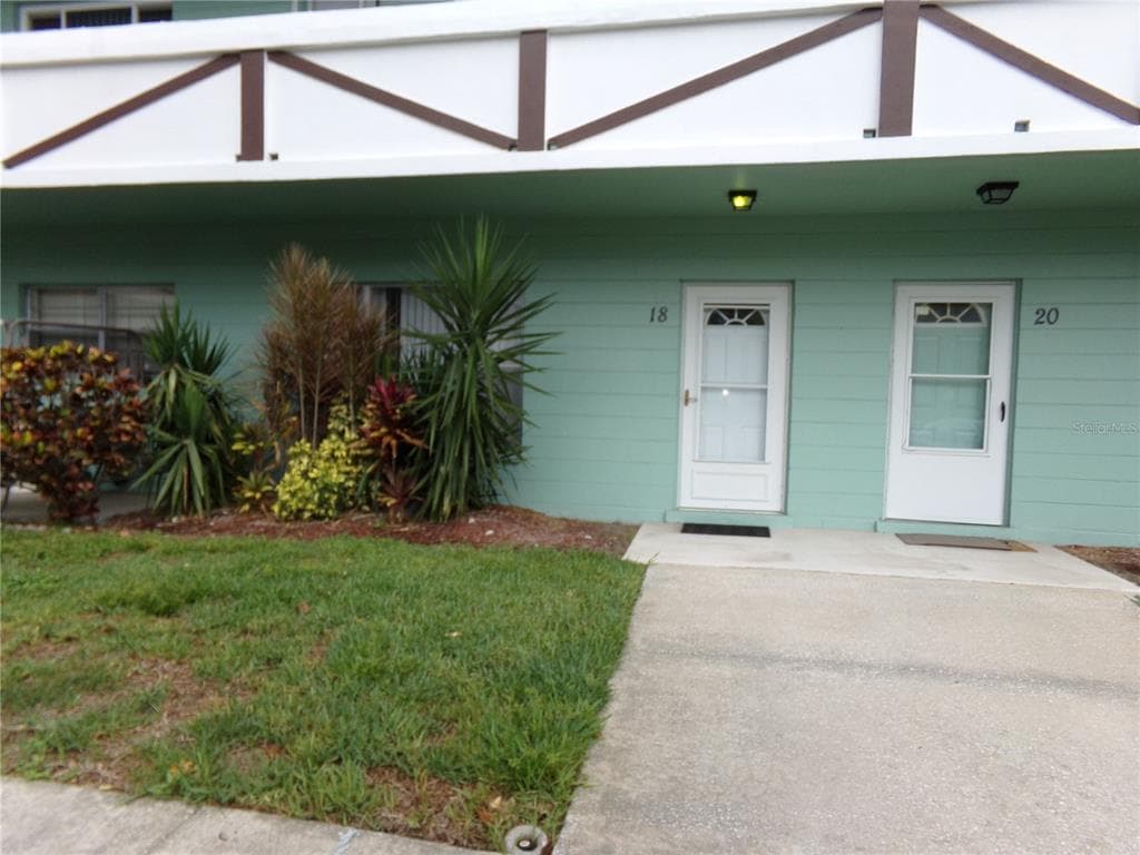 2042 AUSTRALIA WAY W UNIT 18