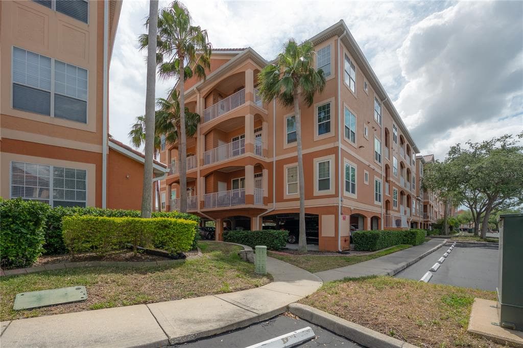 5000 CULBREATH KEY WAY UNIT 8-302 TAMPA, FL 33611