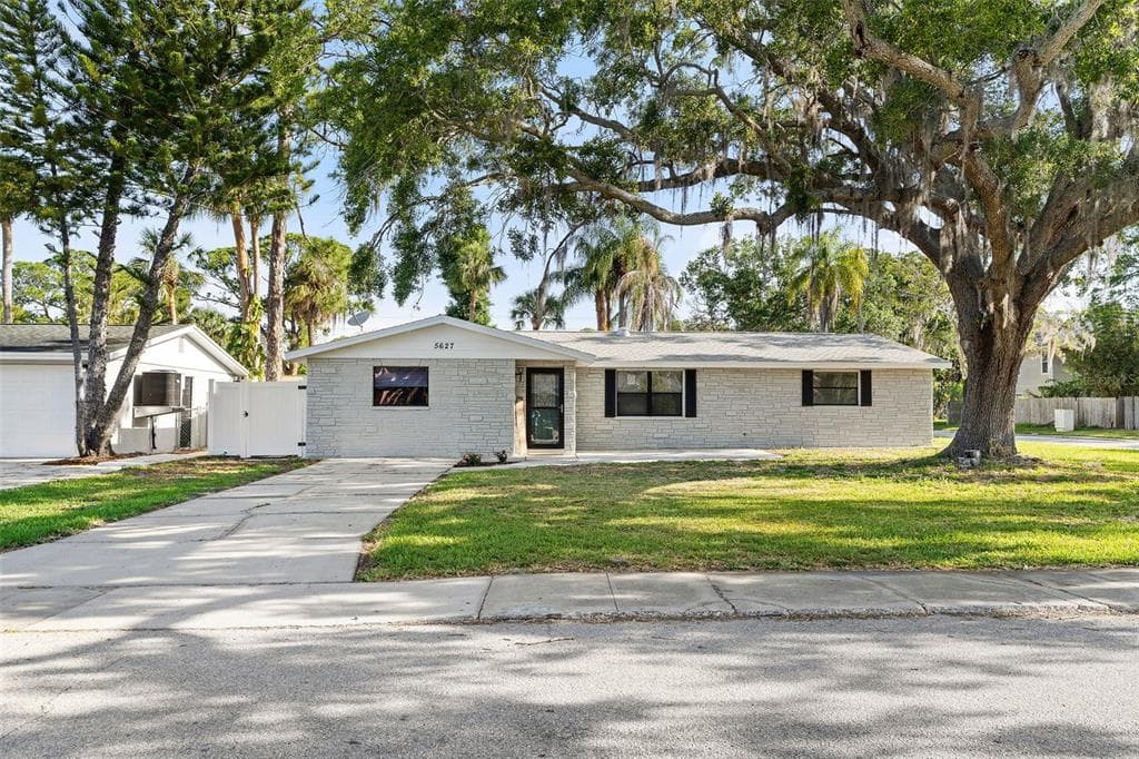 5627 QUIST DRIVE PORT RICHEY, FL 34668
