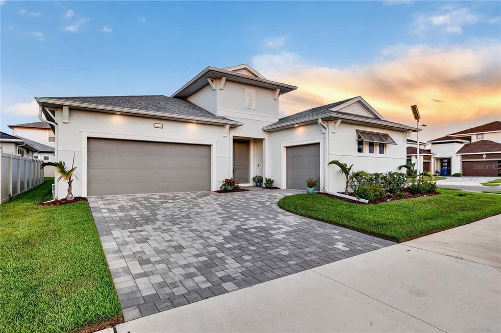 10470 PURPLE THISTLE WAY SAN ANTONIO, FL 33576
