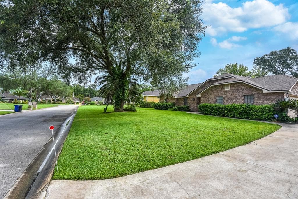 24 LAKE VISTA WAY