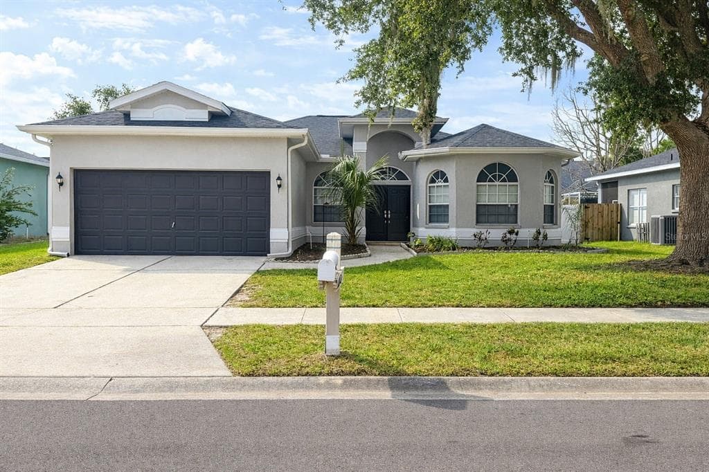 28202 BROKENMEAD PATH WESLEY CHAPEL, FL 33543