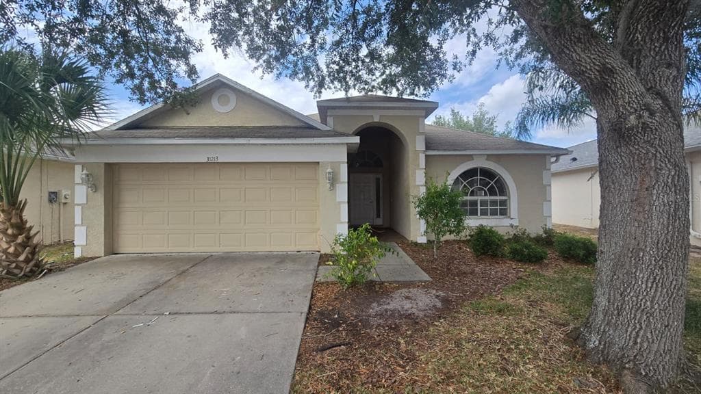 31213 WHINSENTON DRIVE WESLEY CHAPEL, FL 33543