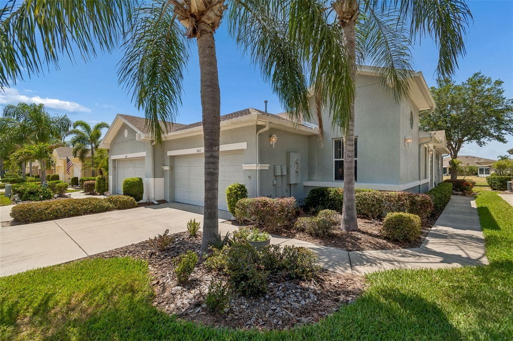 2011 SIFIELD GREENS WAY UNIT 71 SUN CITY CENTER, FL 33573