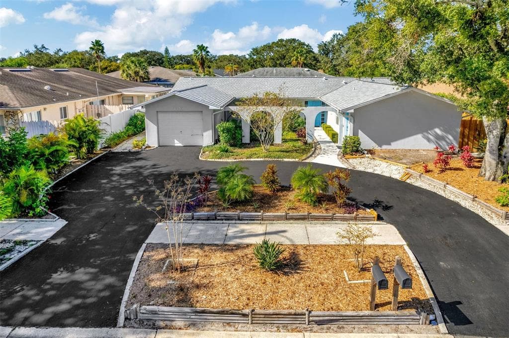 1416 LEO LANE E CLEARWATER, FL 33755