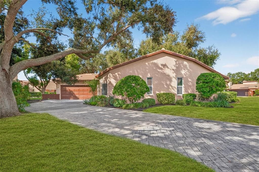 1620 PELICAN CREEK CROSSING ST PETERSBURG, FL 33707