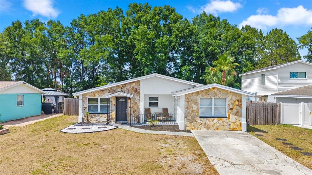 4928 STEEL DUST LANE LUTZ, FL 33559