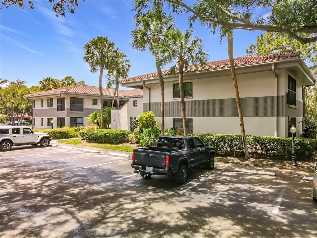2650 COUNTRYSIDE BOULEVARD UNIT E103