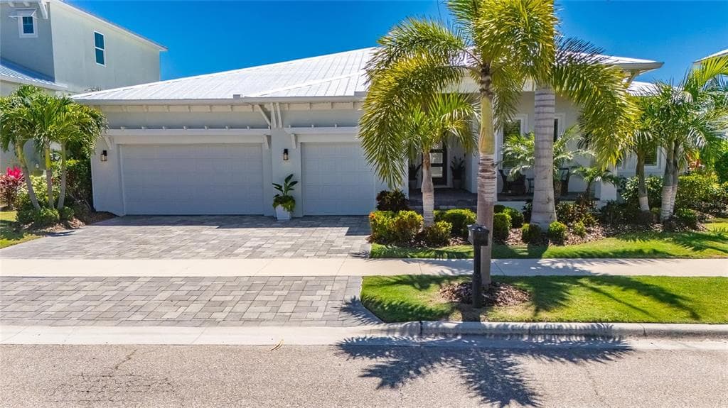 5704 TYBEE ISLAND DRIVE APOLLO BEACH, FL 33572
