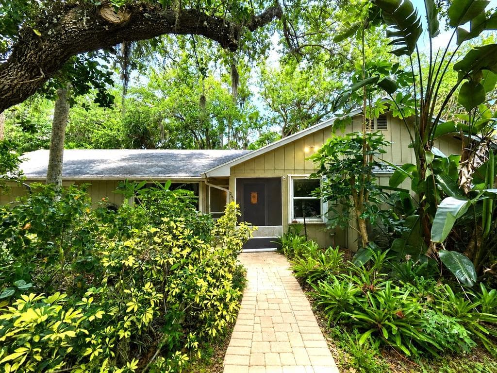 255 SW SALERNO ROAD