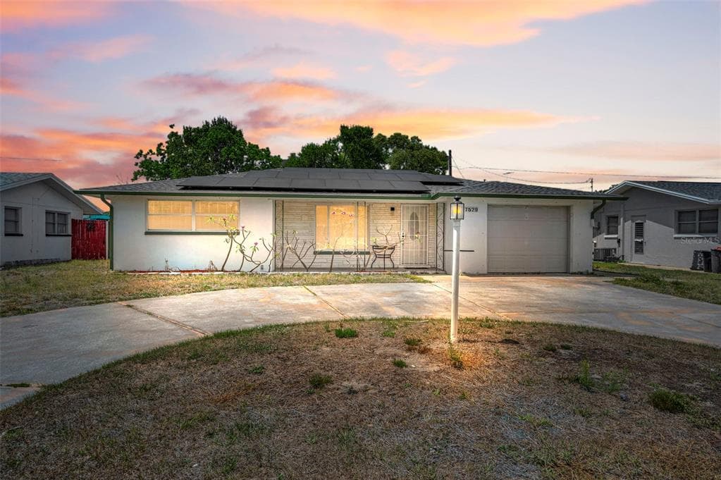 7529 REDCOAT AVENUE PORT RICHEY, FL 34668