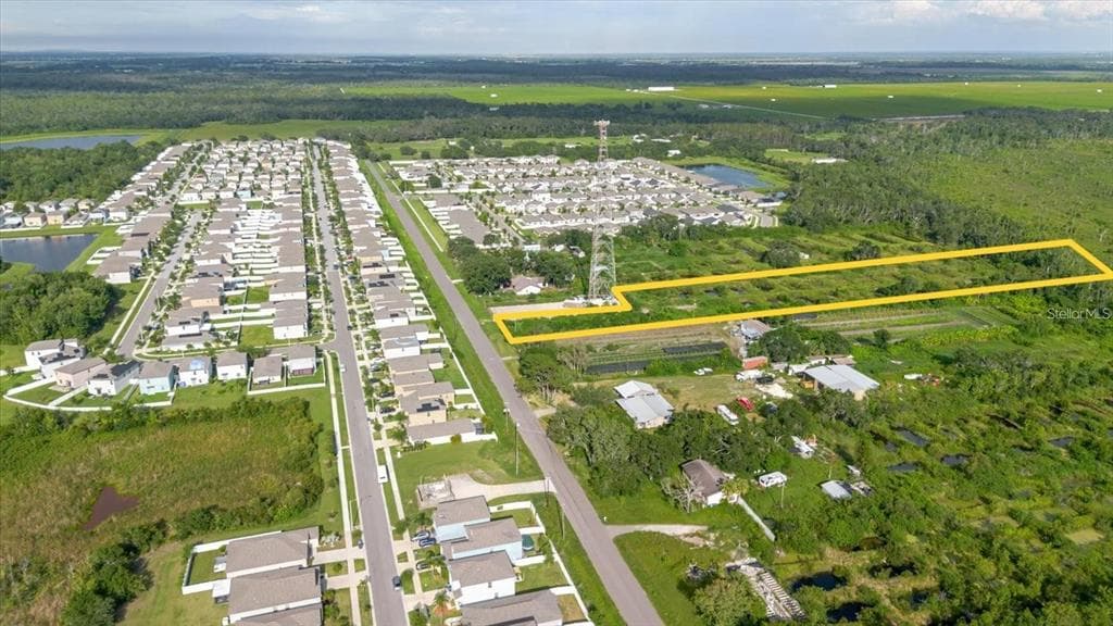 11105 SUMNER ROAD WIMAUMA, FL 33598