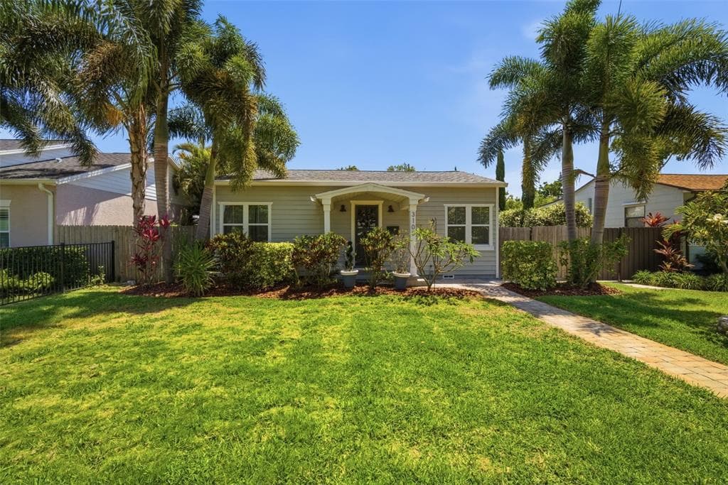 3105 JACKSON STREET N ST PETERSBURG, FL 33704