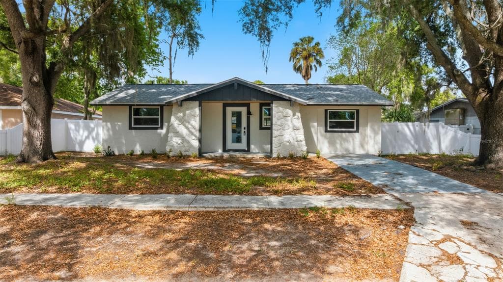 3513 BEECHWOOD BOULEVARD TAMPA, FL 33619
