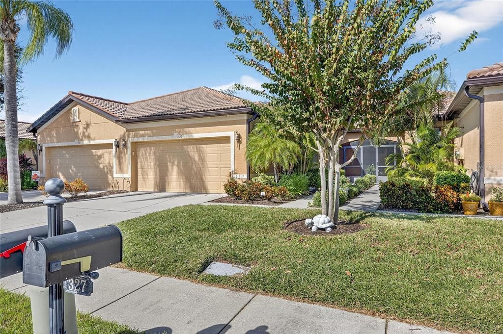 329 SENECA FALLS DRIVE APOLLO BEACH, FL 33572