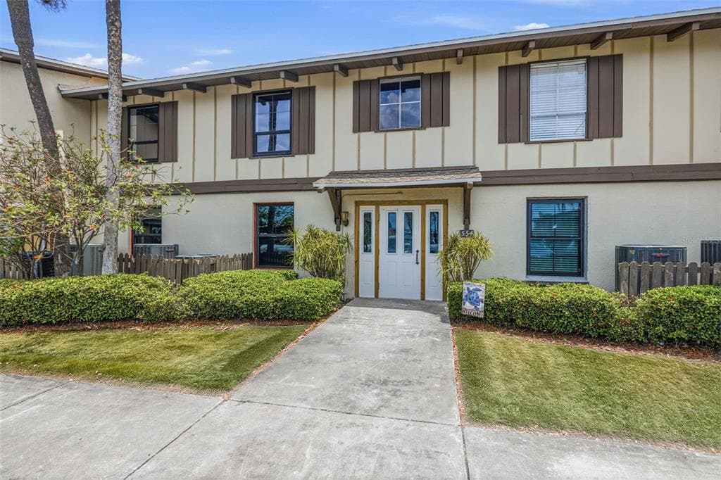554 PLAZA SEVILLE COURT UNIT 103 TREASURE ISLAND, FL 33706