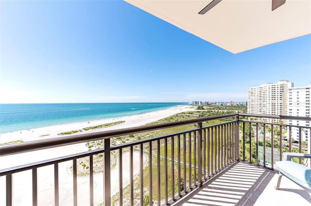 1270 GULF BOULEVARD UNIT 1605 CLEARWATER BEACH, FL 33767