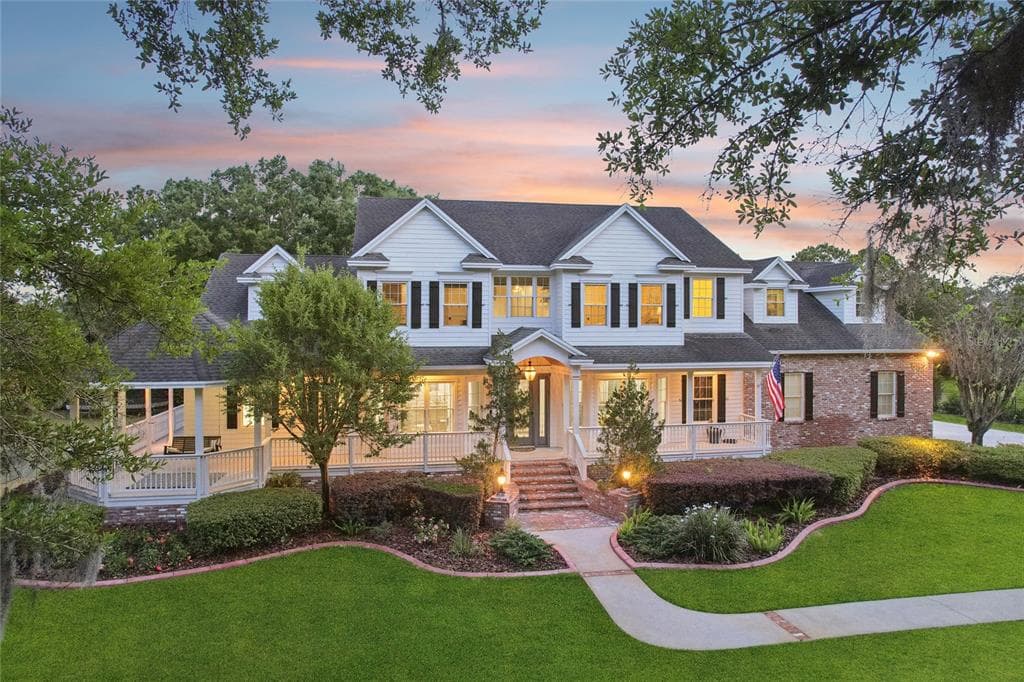 8410 KENAVIS PLACE