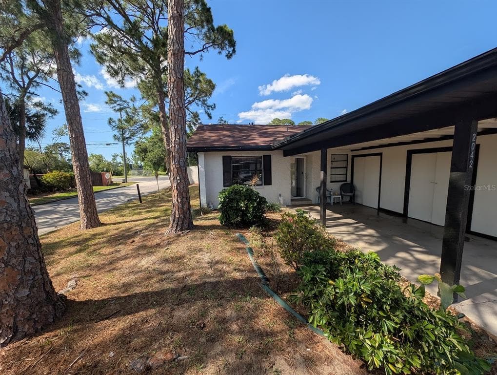 2042 SUNSET GROVE LANE CLEARWATER, FL 33765