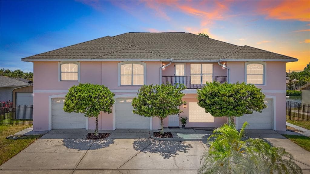 624 KINGSTON COURT