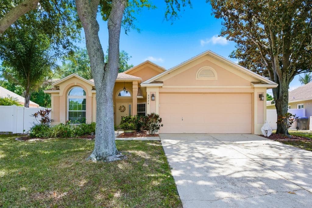 3228 BENTLEY DRIVE