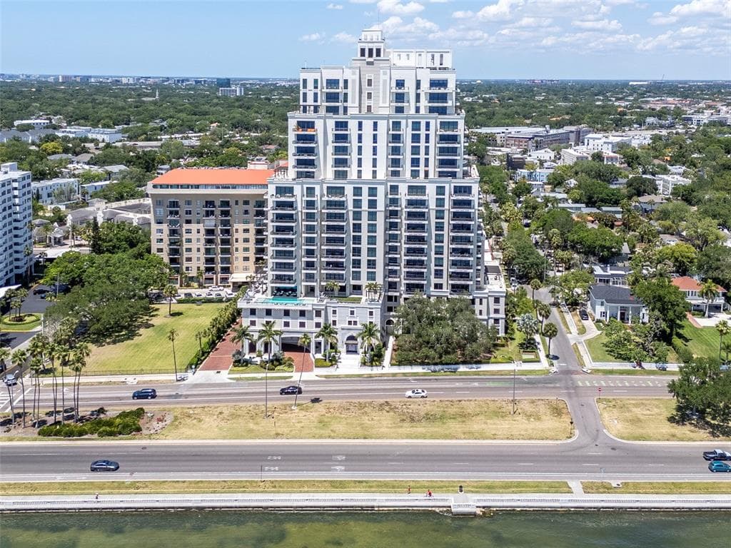 2103 BAYSHORE BOULEVARD UNIT 602 TAMPA, FL 33606