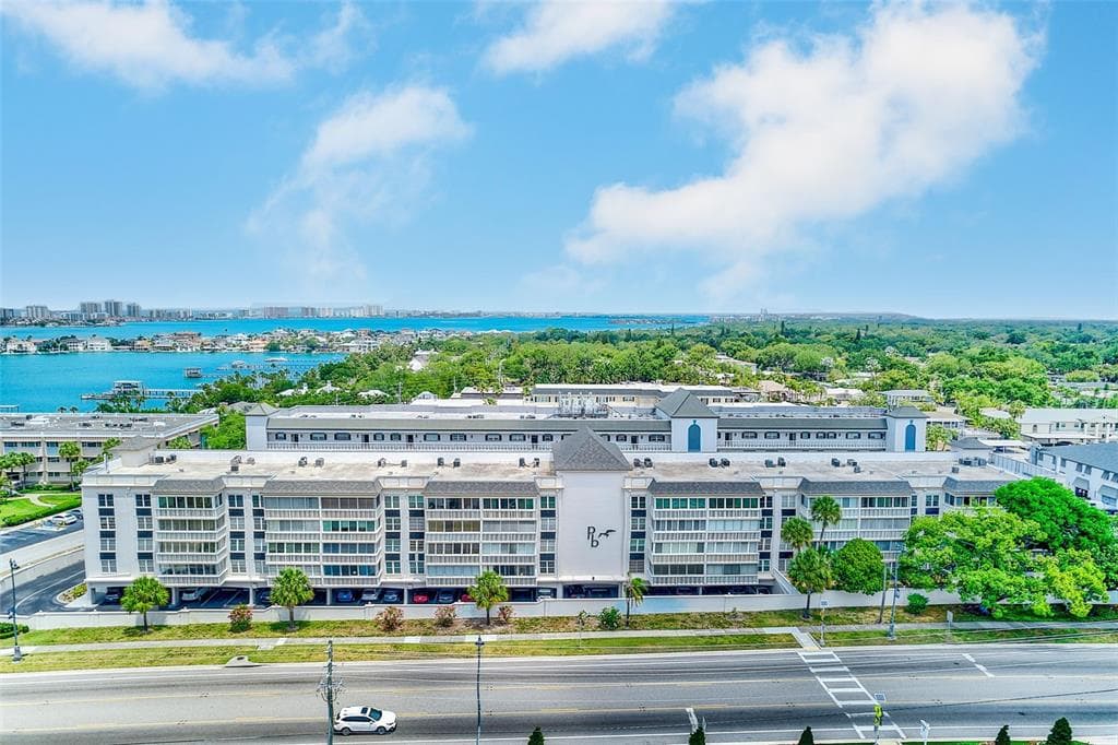 131 BLUFF VIEW DRIVE UNIT 401