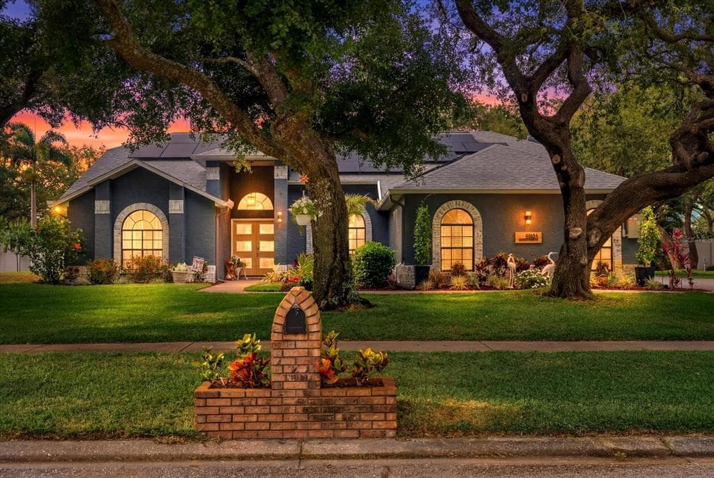8806 CROSSWOOD COURT RIVERVIEW, FL 33578