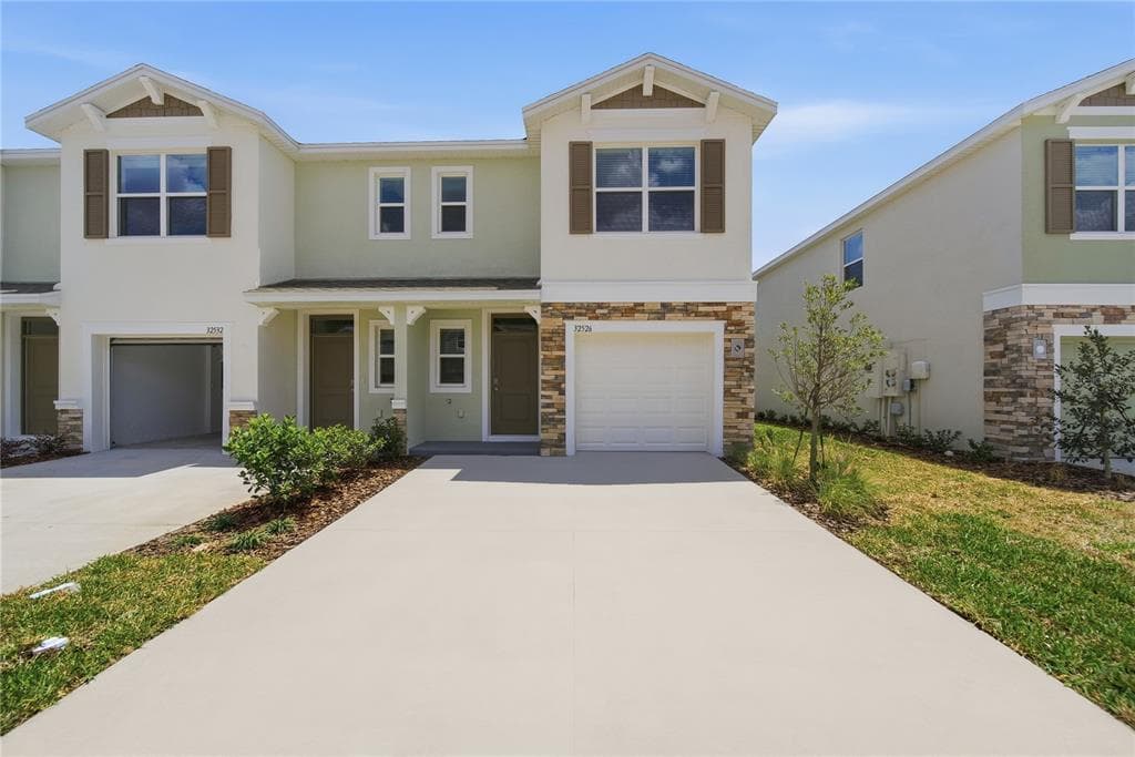32526 MIDSUMMER NIGHT LANE WESLEY CHAPEL, FL 33543