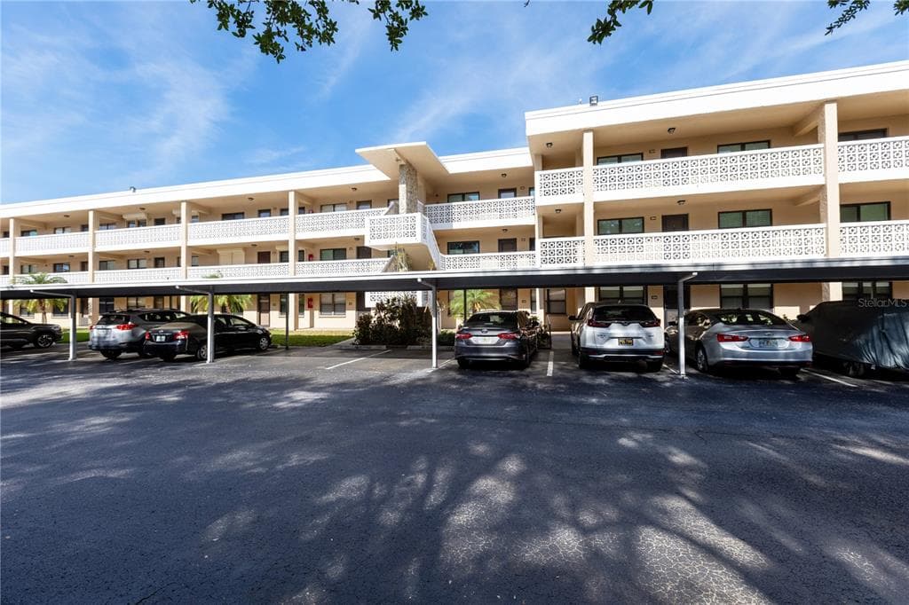 5080 LOCUST STREET NE UNIT 322