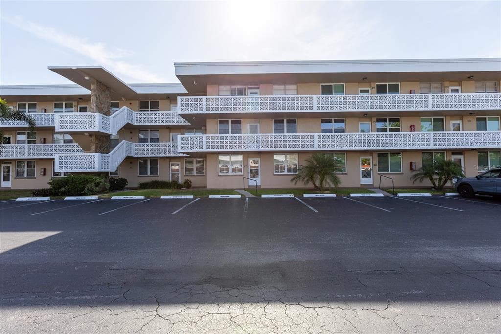 4915 BAY STREET NE UNIT 224