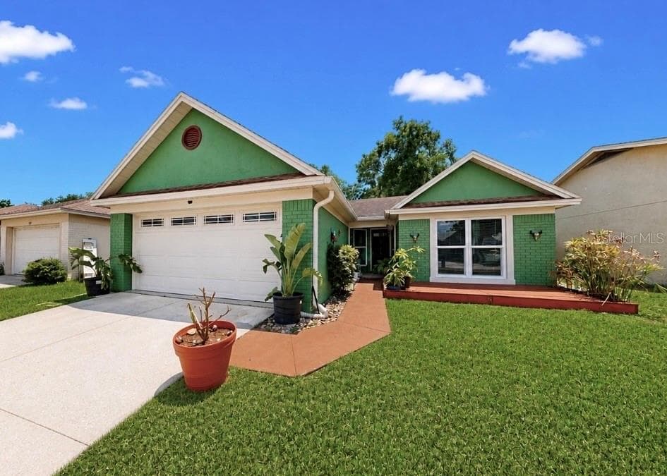 1125 HARDWOOD DRIVE VALRICO, FL 33596