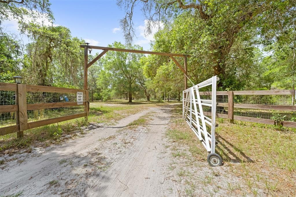 4161 BURNS ROAD BROOKSVILLE, FL 34602