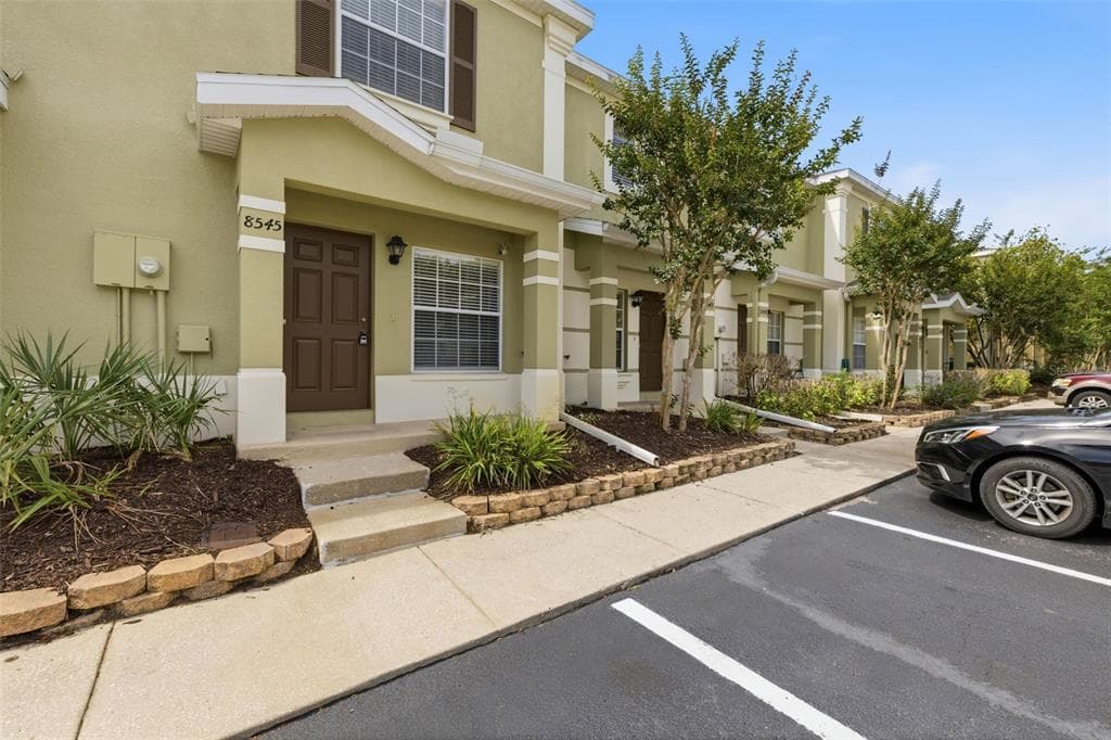 8545 TRAIL WIND DRIVE TAMPA, FL 33647