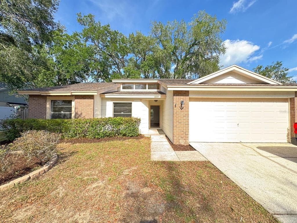 1557 LONG POND DRIVE VALRICO, FL 33594