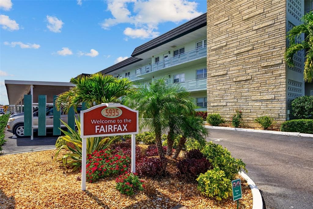 5935 30TH AVENUE S UNIT 101 GULFPORT, FL 33707